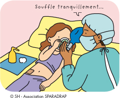 Le médecin fait respirer la fille dans un masque.
