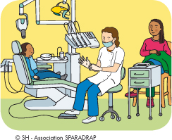 Le garçon s'installe pendant que le dentiste se prépare
