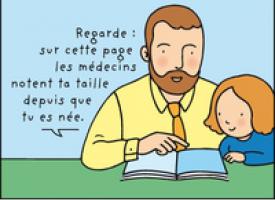 Un enfant feuillette son carnet de santé avec un adulte