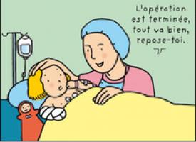 Infirmier anesthésiste à côté d'un enfant sur un brancard